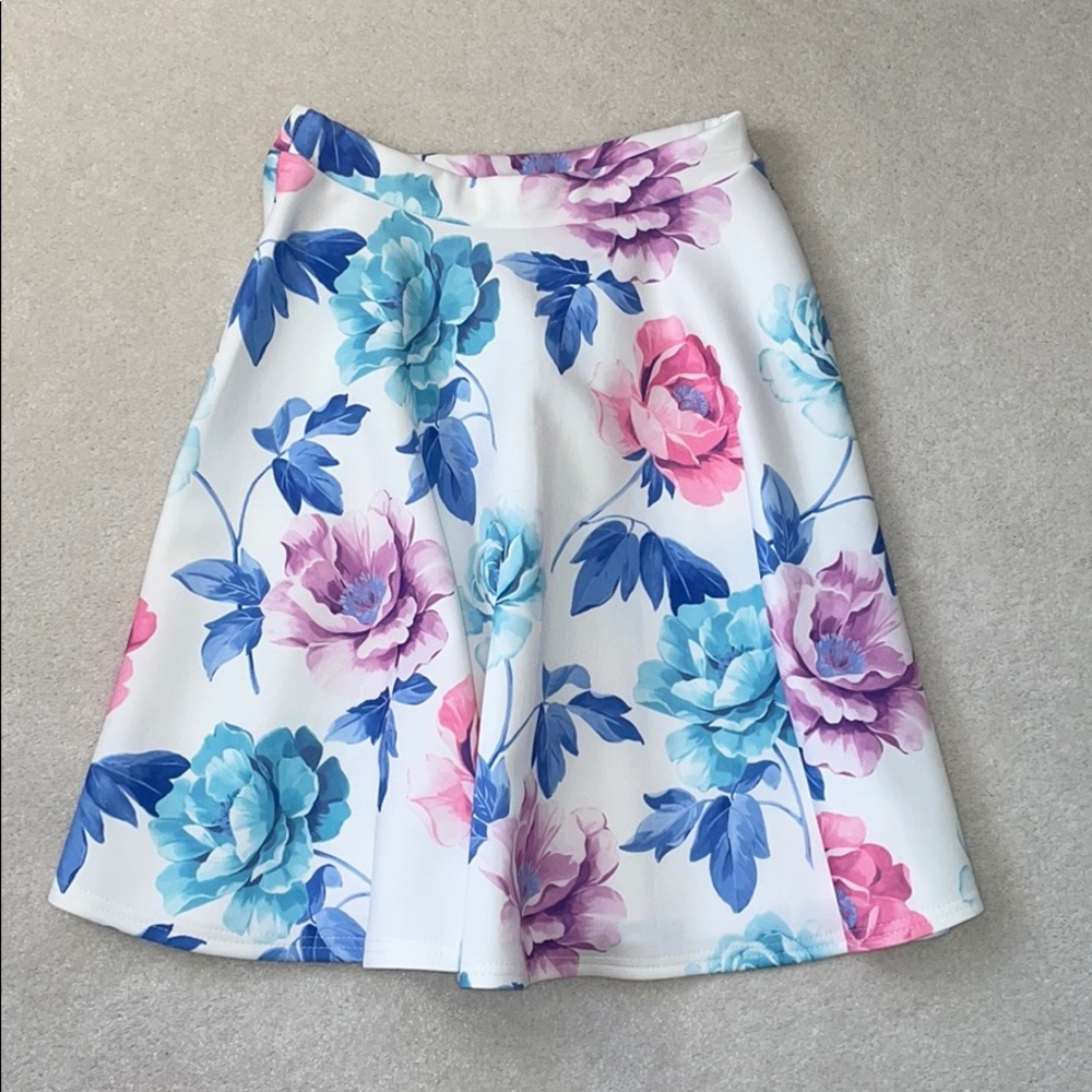 Neoprene Floral Printed Skirt - Picture 2 of 9